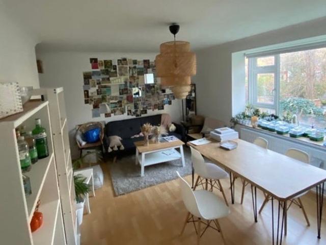 Apartment at Keswick Road, Greater London