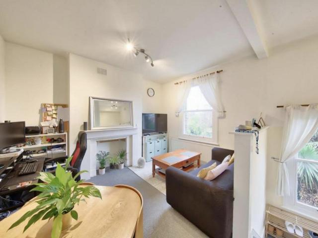 Apartment at Khama Road, Greater London