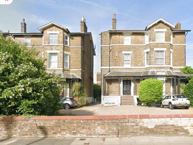 Apartment at Kidbrooke Park Road, Greater London