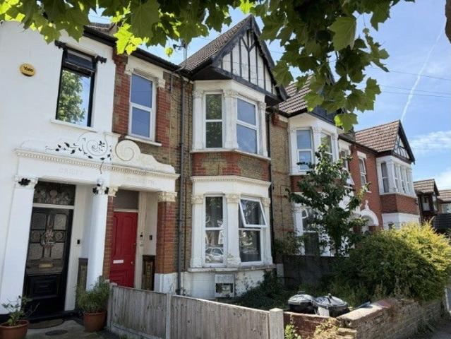 Apartment at Kilworth Avenue, Southend on Sea