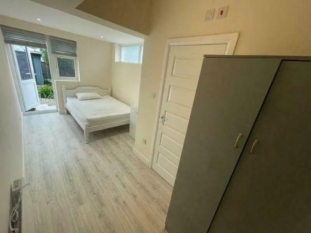 Apartment at King Charles I Island, City of Westminster
