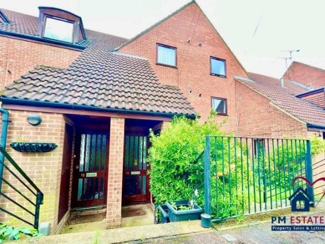 Apartment at Kingfisher Way, East Hertfordshire