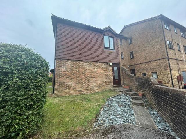 Apartment at Kingfisher Drive, Guildford