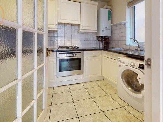 Apartment at Kingston Road, Epsom