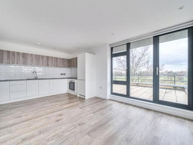 Apartment at Kingston Road, Staines Upon Thames