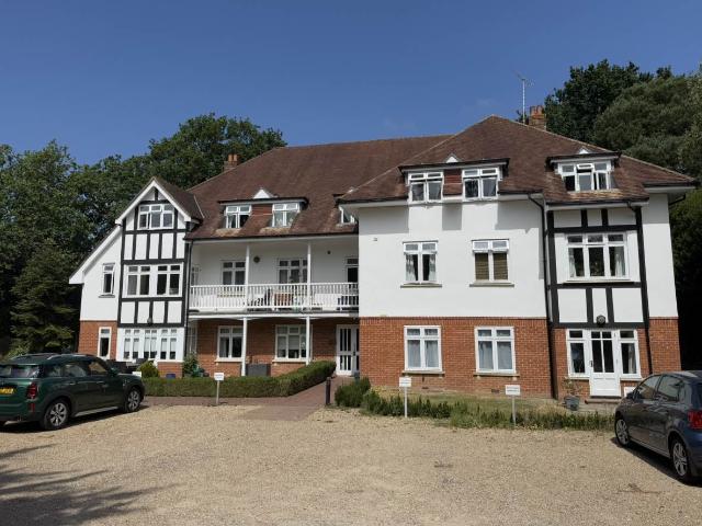 Apartment at Kingswood Road, Tunbridge Wells