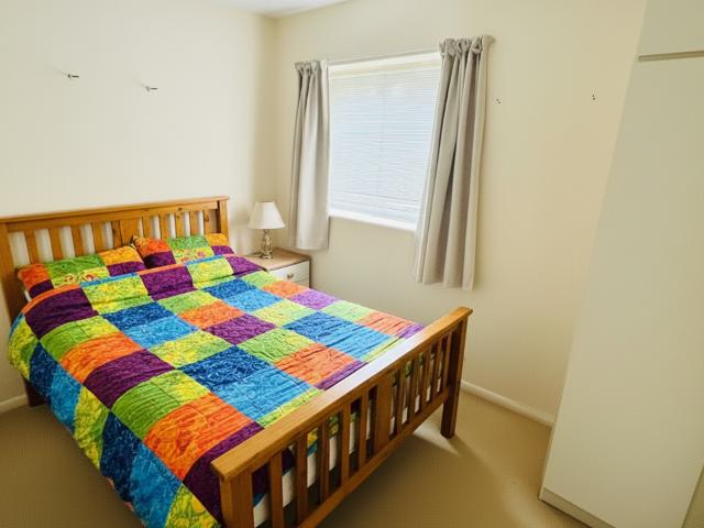 Apartment at Kings Avenue, Greater London