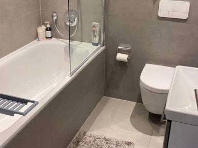 Apartment at Kings Avenue, Greater London