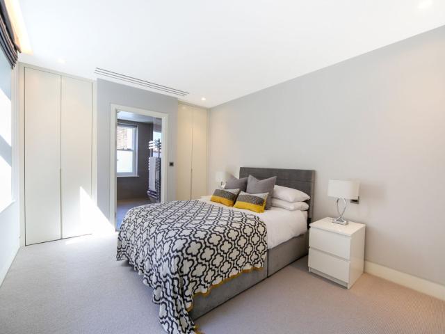 Apartment at King's Road, Greater London