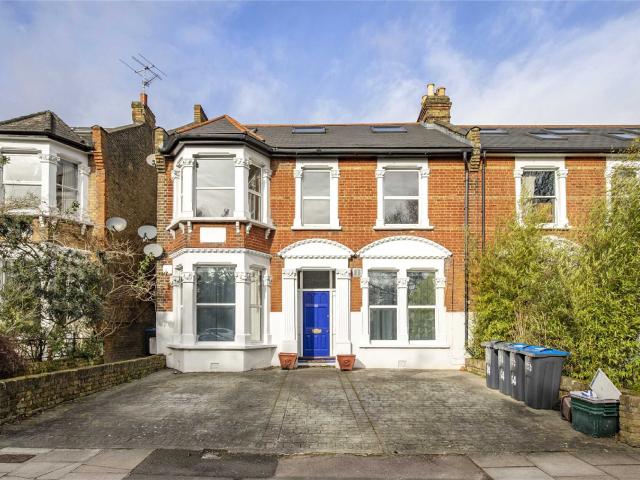 Apartment at Kings Road, Greater London