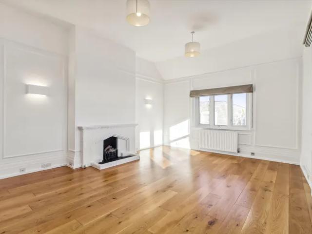 Apartment at King's Road, Greater London
