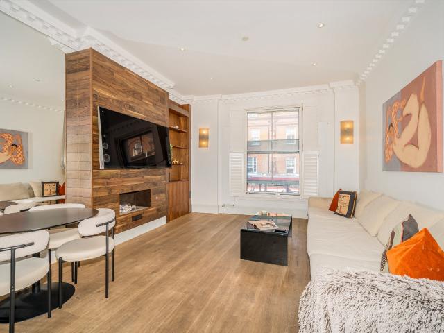Apartment at King's Road, Greater London