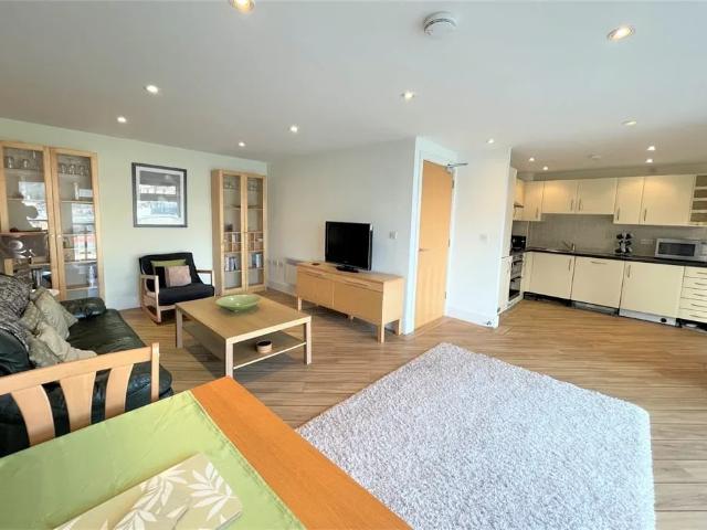 Apartment at King's Road, Mumbles