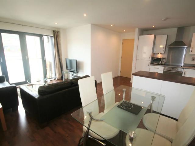 Apartment at King's Road, Swansea