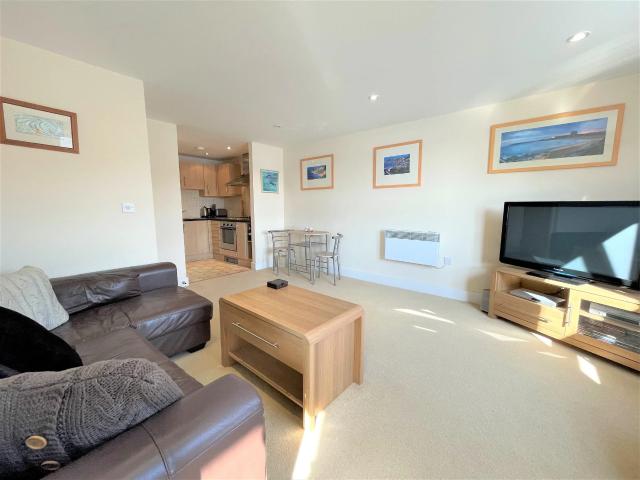Apartment at King's Road, Swansea
