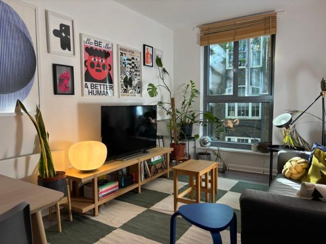 Apartment at Kingsland Green, Greater London
