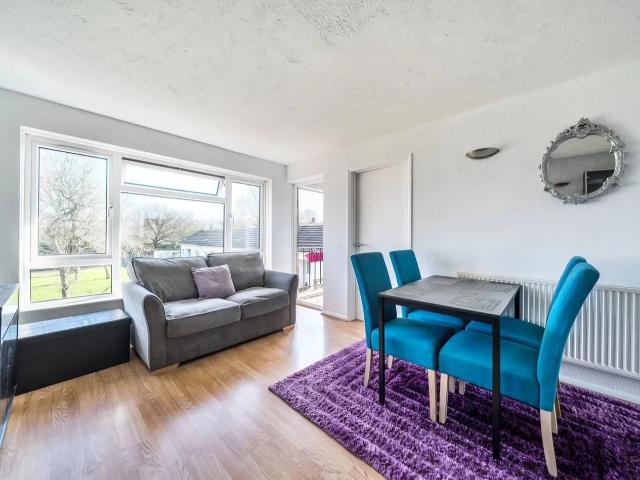 Apartment at Kingsmead, Greater London