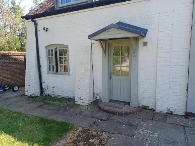 Apartment at Kintbury Road, Kintbury
