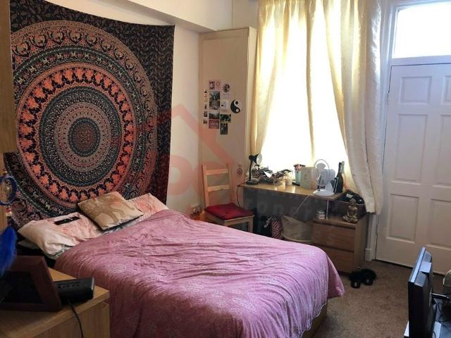 Apartment at Kirkstall Lane, Leeds