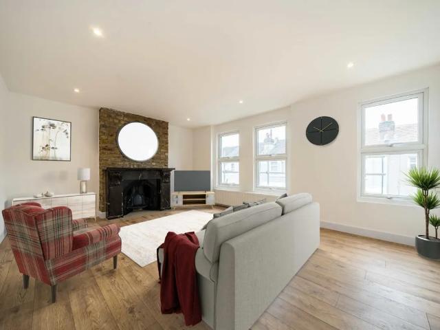 Apartment at Hoyle Road, Greater London