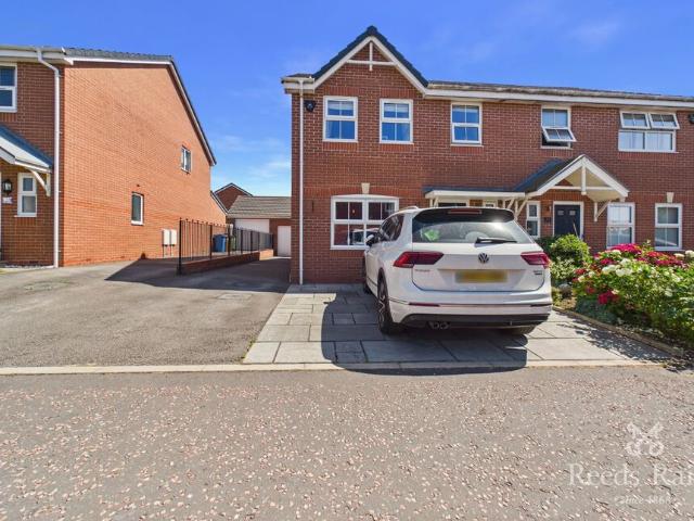 Apartment at Hollywood Avenue, Blackpool