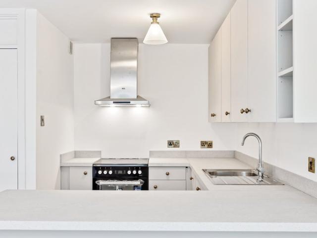 Apartment at Holmesdale Road, Reigate and Banstead