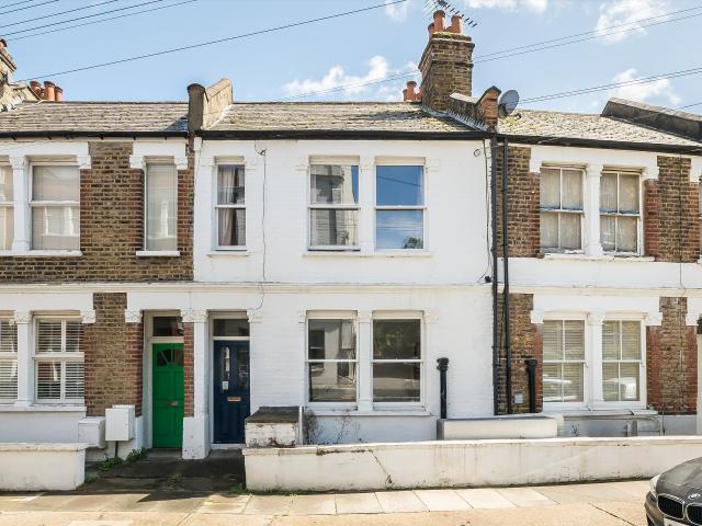 Apartment at Holyport Road, Greater London
