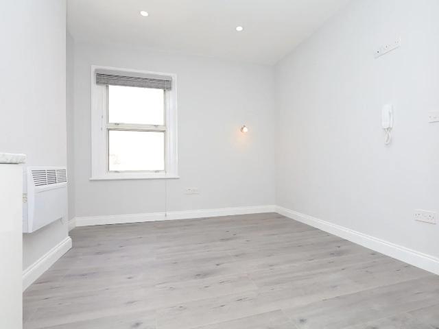 Apartment at Honley Road, Greater London