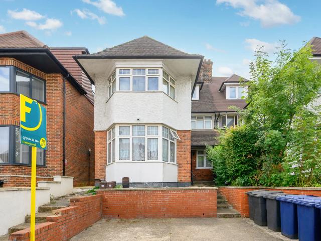 Apartment at Hoop Lane, Greater London