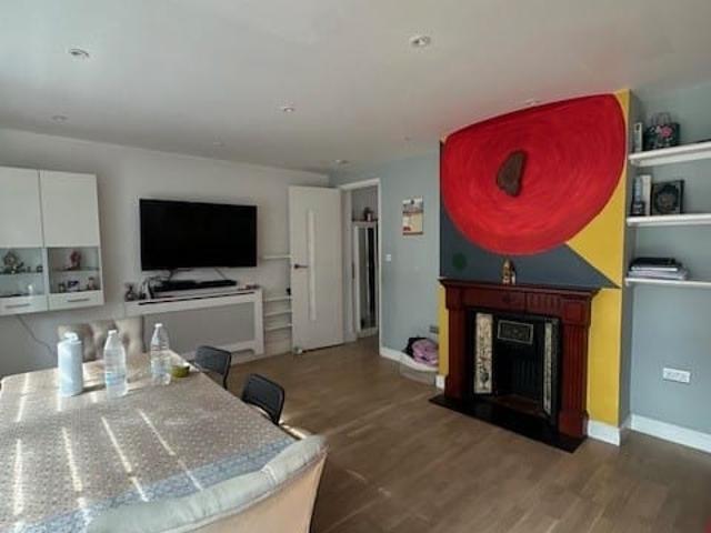 Apartment at Hopton Road, Greater London