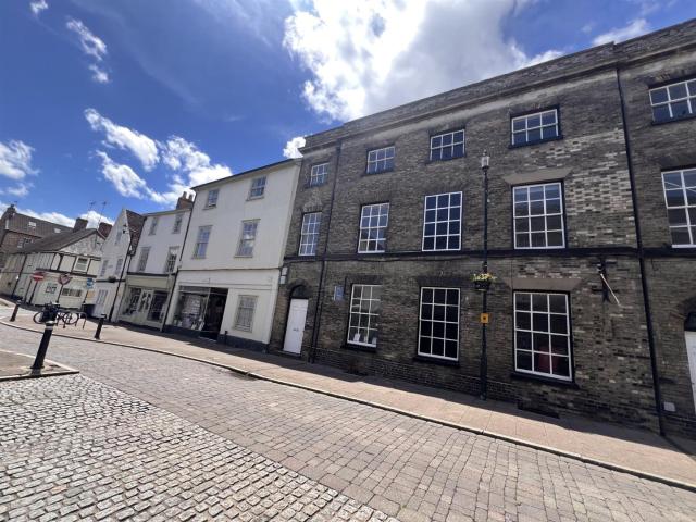 Apartment at Hatter Street, West Suffolk