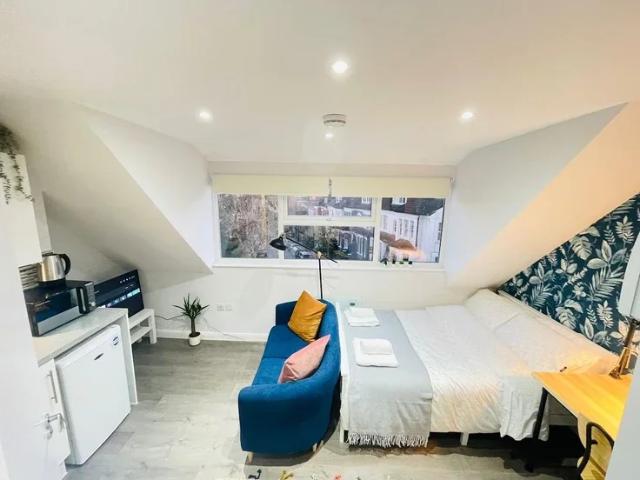 Apartment at Hawkwood Mount, Greater London