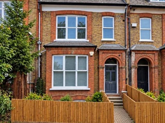 Apartment at Hawkwood Mount, Greater London