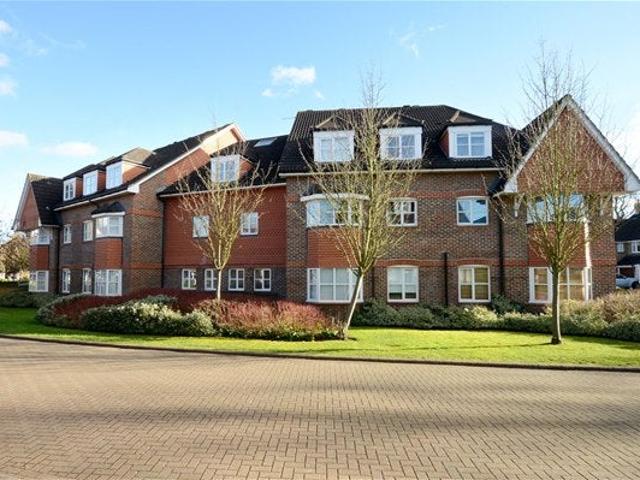 Apartment at Hayward Road, Elmbridge