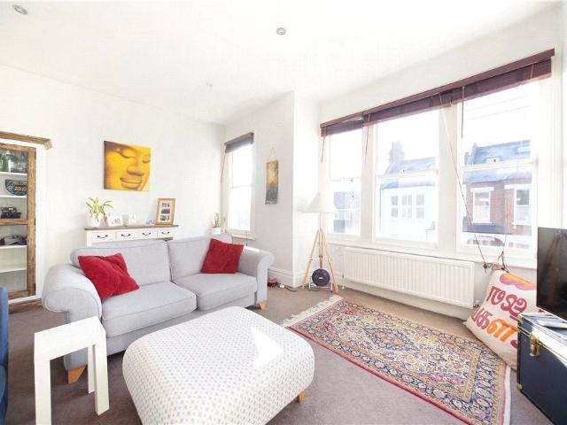 Apartment at Hazelbourne Road, Greater London