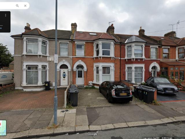 Apartment at Hazeldene Road, Greater London