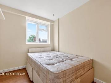 Apartment at Hazelhurst Road, Greater London