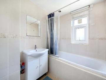 Apartment at Hazelhurst Road, Greater London