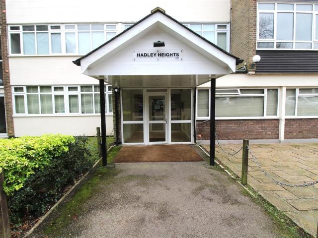Apartment at Hadley Road, Greater London