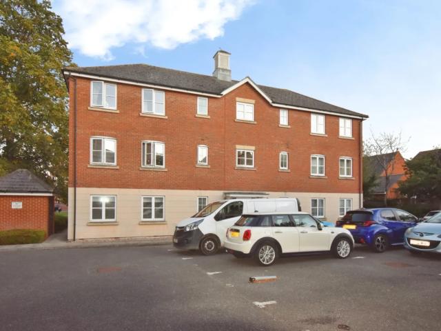 Apartment at Halcyon Close, Witham