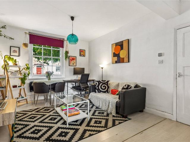 Apartment at Halton Road, Greater London