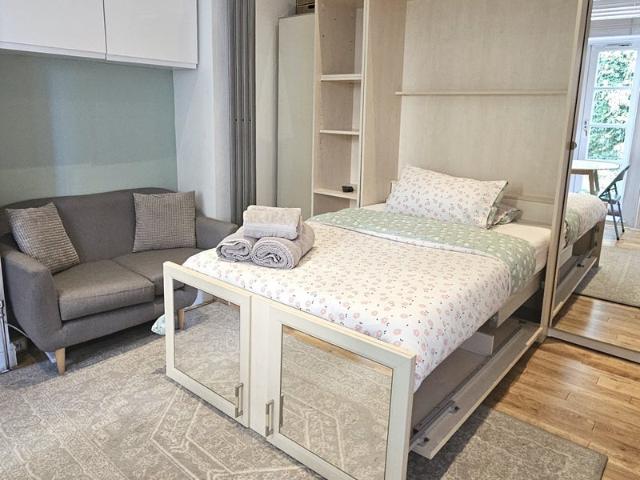 Apartment at Hannen Road, Greater London