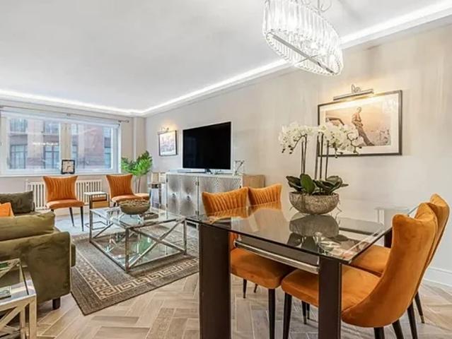 Apartment at Hans Crescent, Greater London