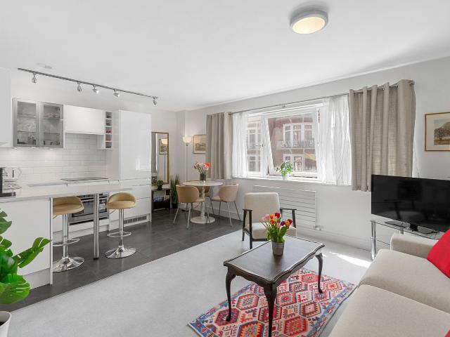 Apartment at Hans Crescent, Greater London