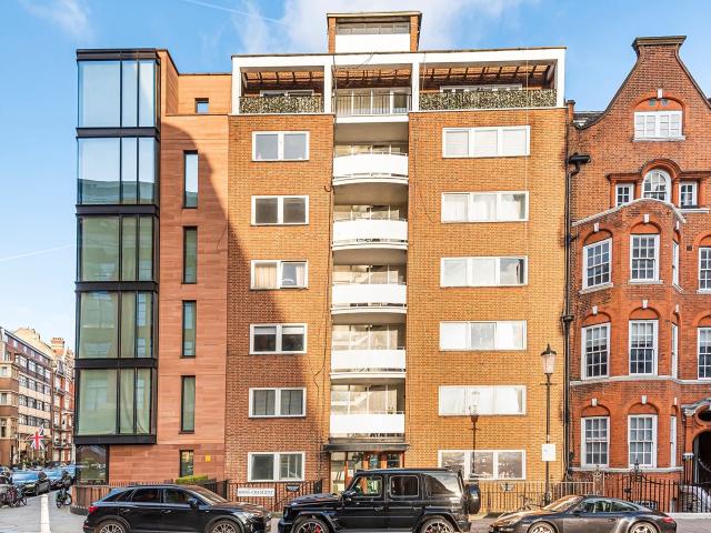 Apartment at Hans Crescent, Greater London