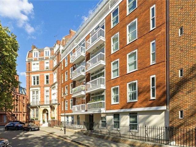 Apartment at Hans Place, Greater London