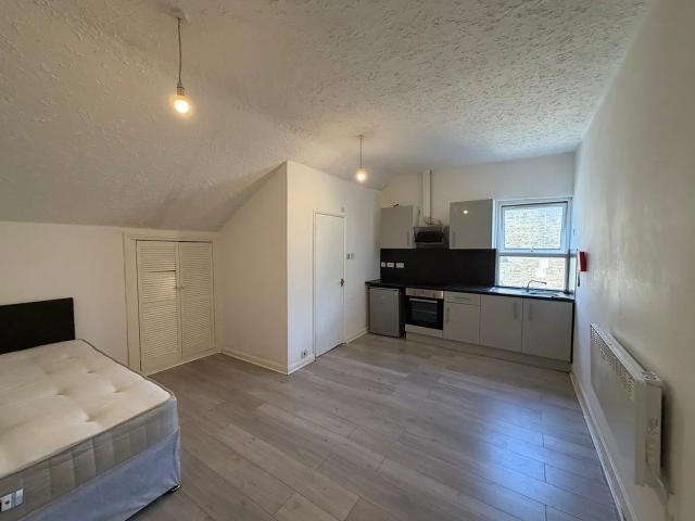 Apartment at Hanworth Road, Greater London