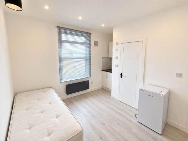 Apartment at Harcourt Road, Greater London