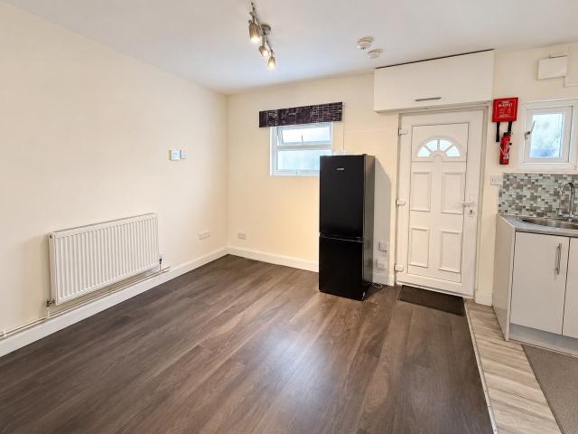 Apartment at Harpour Road, Greater London