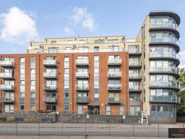 Apartment at Hartland Close, Slough